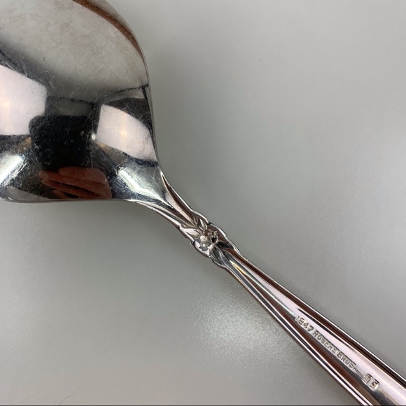 2/$20 1847 Rogers Bros. IS 1965 Vintage Silver Garland Pattern Serving Spoon - Picture 7 of 11